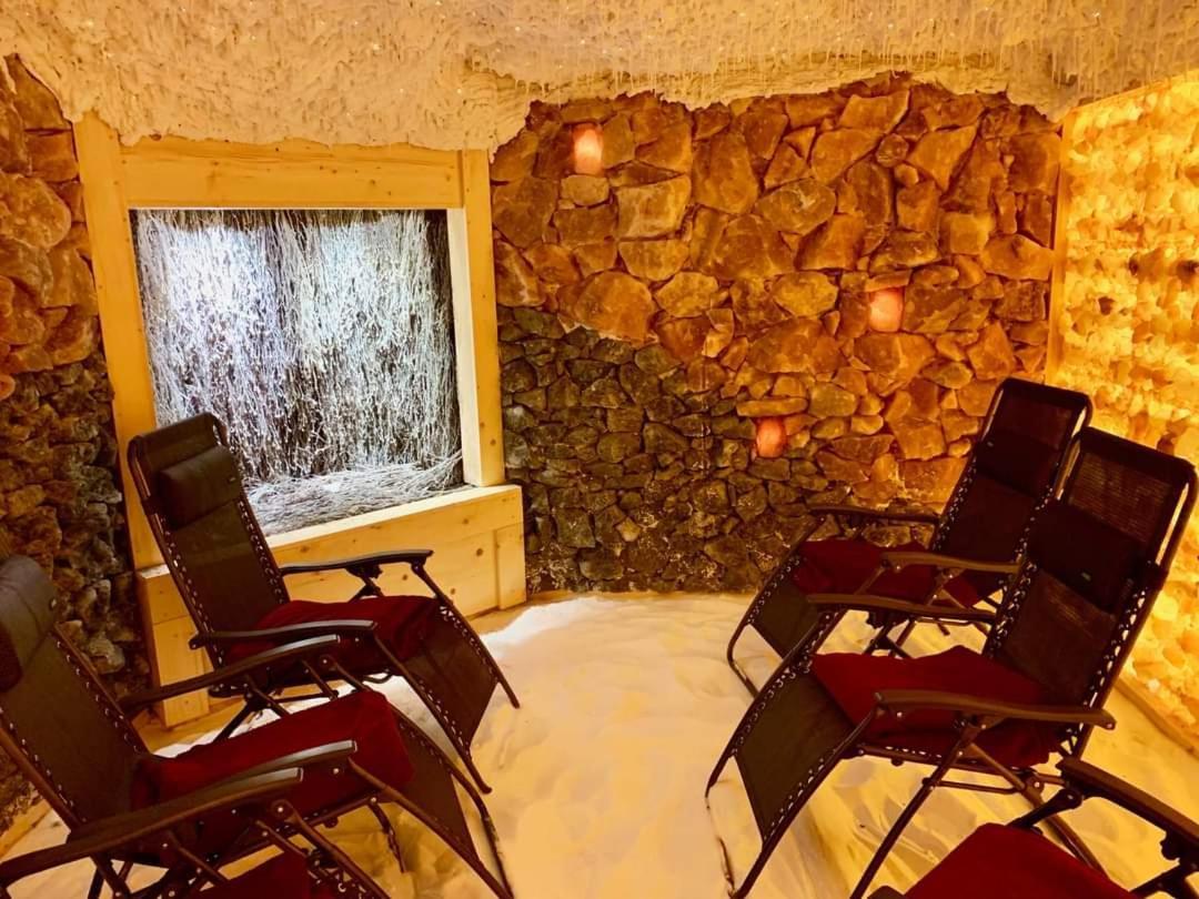 Korona Palace Leznica Wielka Bagian luar foto